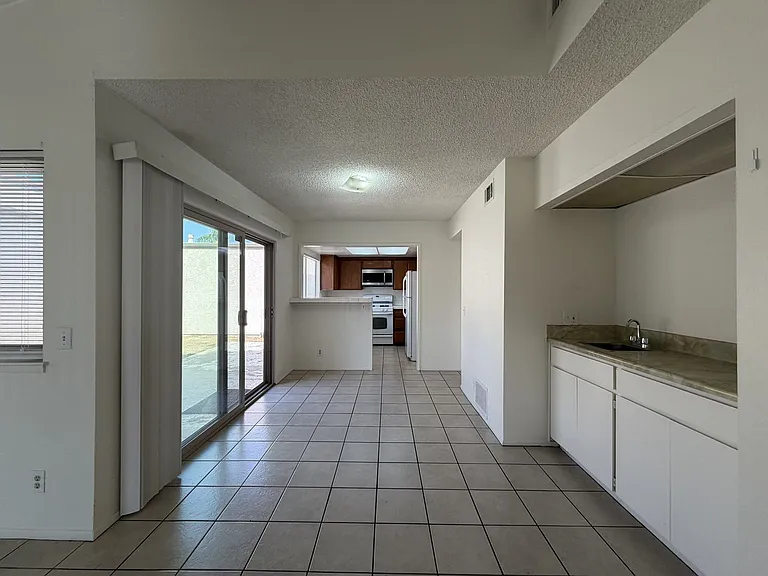1594 Christopher Ln — Photo 6