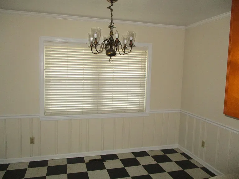 1020 Edgewater Dr — Photo 7