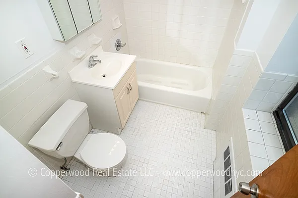 Rented by Copperwood Real Estate | media 21