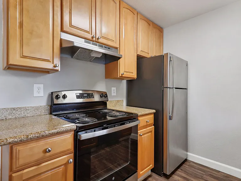 Westwood Apartments — Photo 8