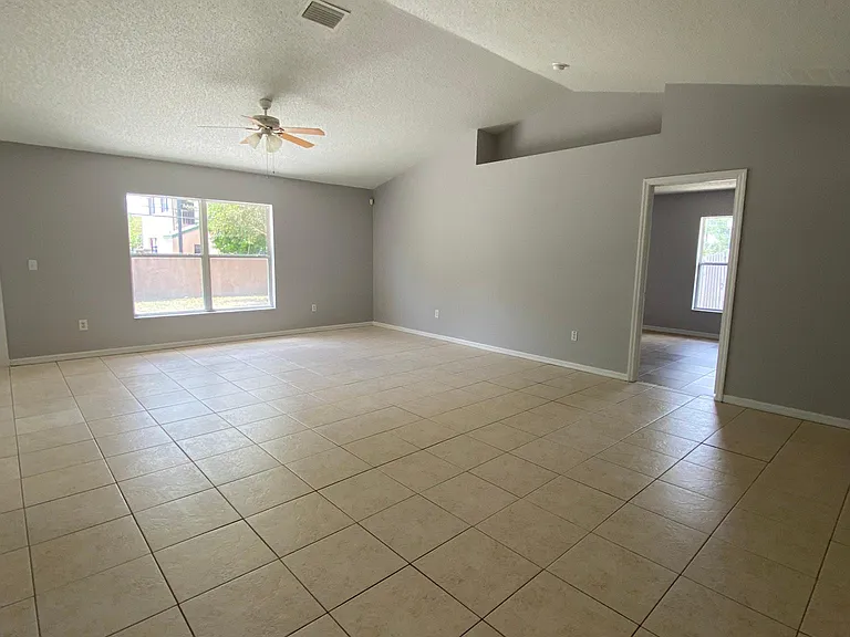 632 SE Chapman Ave — Photo 47