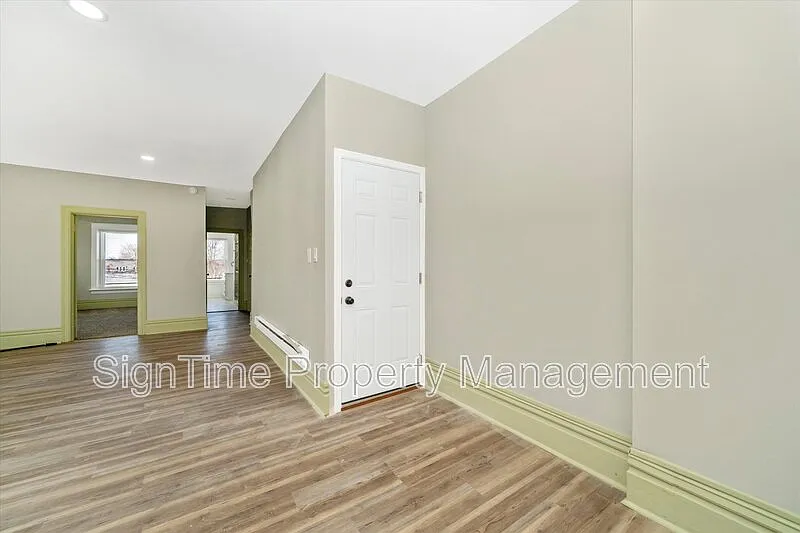 Building Photo - 25 Wayside Ave #2