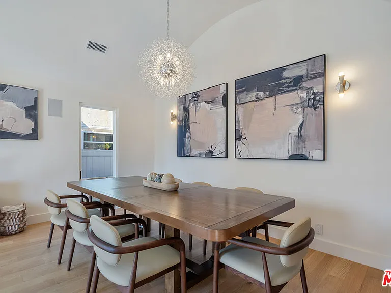 1222 S Genesee Ave — Photo 13