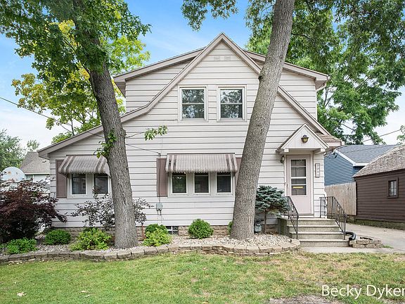 2nd image of 2251 Thornwood St SW