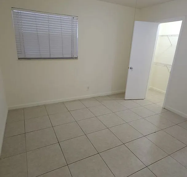 978 SW 10th Dr — Photo 57