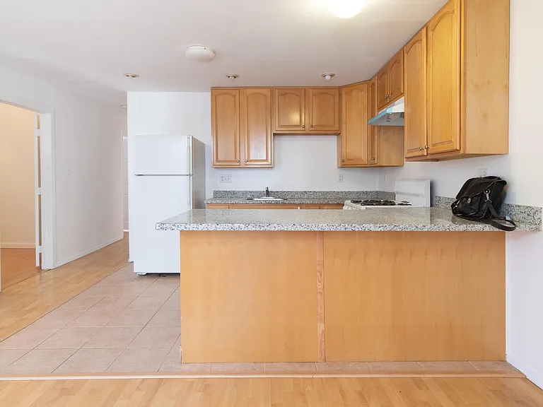 1032 York St — Photo 4