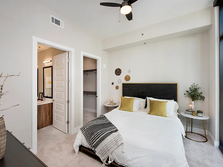 AMLI Lenox — Photo 34