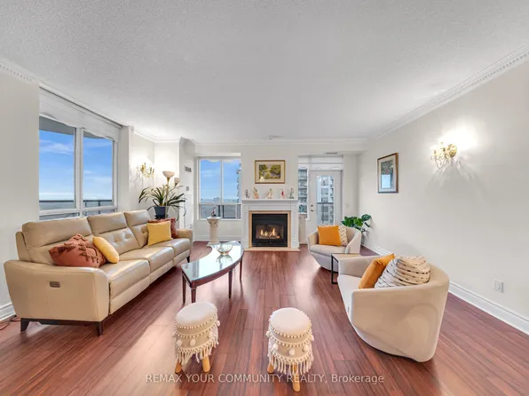 35 Kingsbridge Garden Cir #3005, Mississauga, ON L5R 3Z5