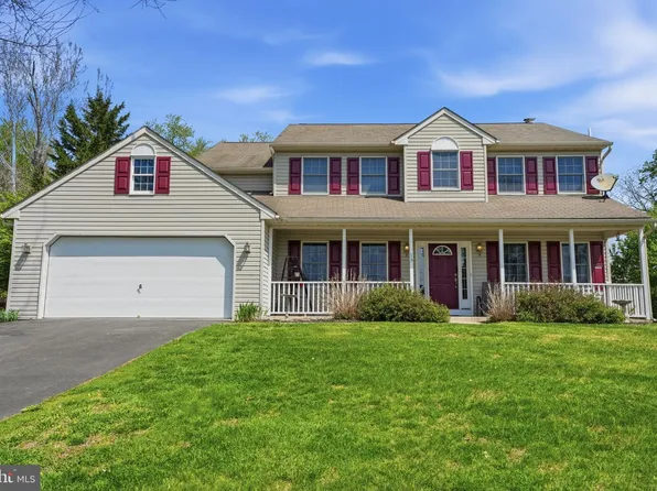 15 College St, Boyertown, PA 19512
