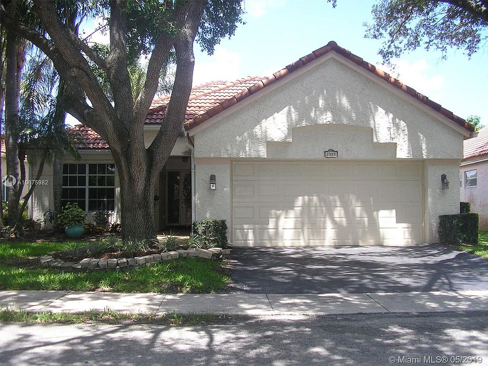 1st image of 2977 Oak Park Cir