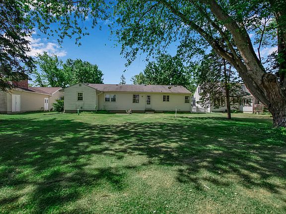 3rd image of 7146 Combs Dr