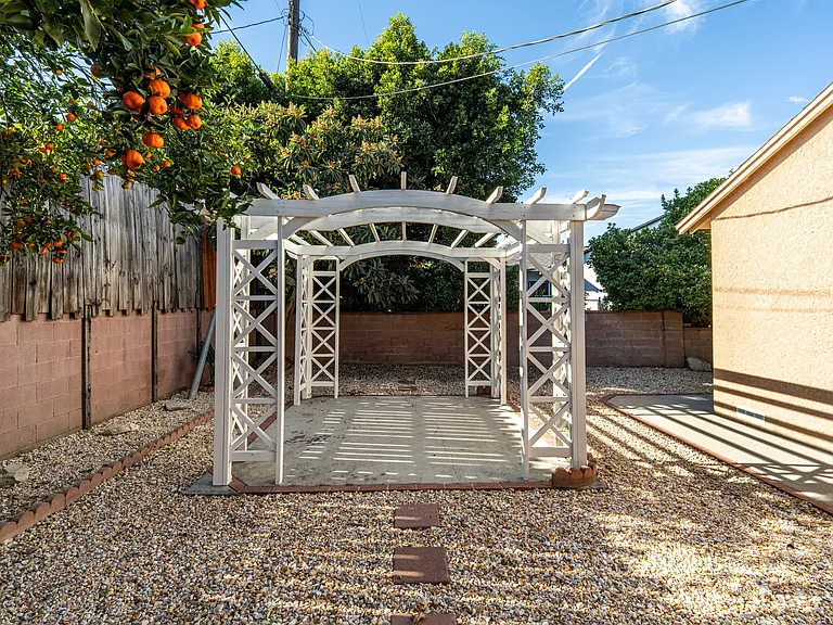 14024 Cantlay St — Photo 28