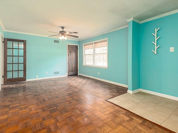 4th image of 5067 Wingdale Rd