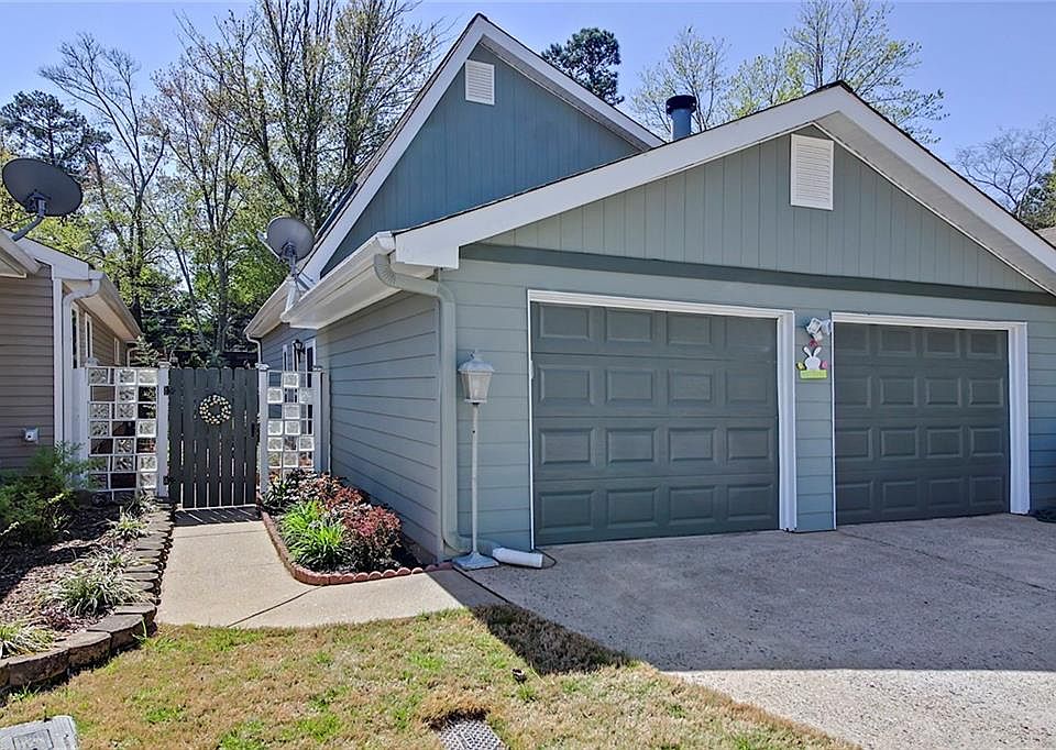 1st image of 926 Bobcat Ct SE