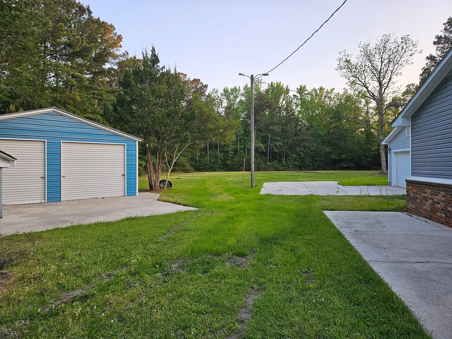 Beautiful renovated 3 bed, 1.5 bath unfurnished home located in Hampstead — Photo 3