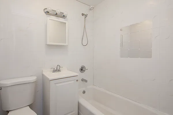 Rented by R New York | media 22