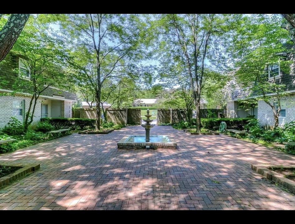 1st image of 840 Malabu Dr APT 205