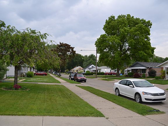 3rd image of 29051 Edward Ave