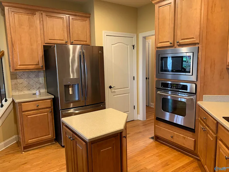 100 Mayfair Ct — Photo 10