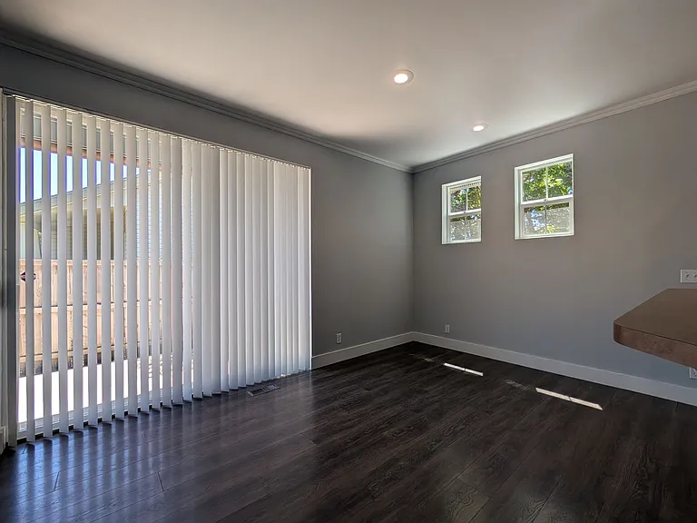 5220 Wales Dr — Photo 7