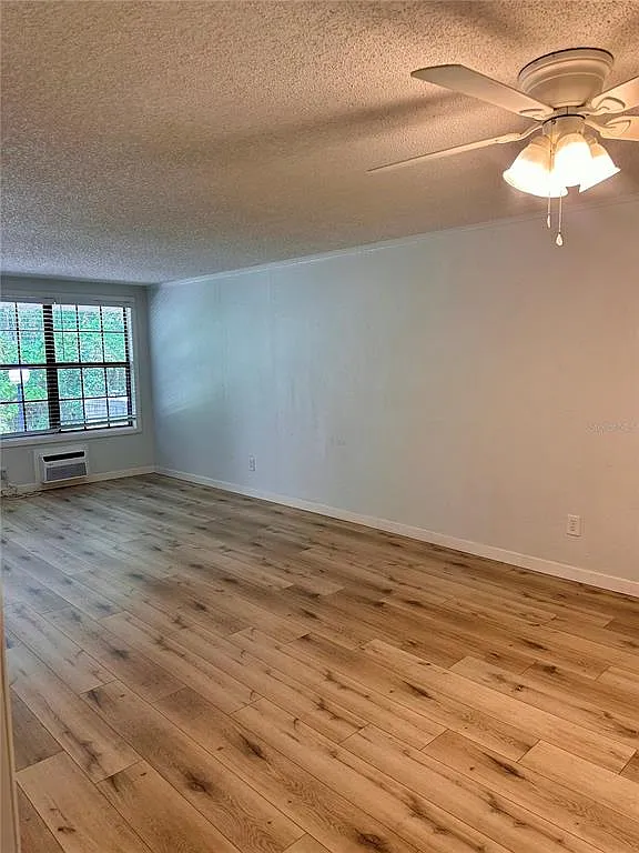 Building Photo - 2490 SW 14th Dr #35