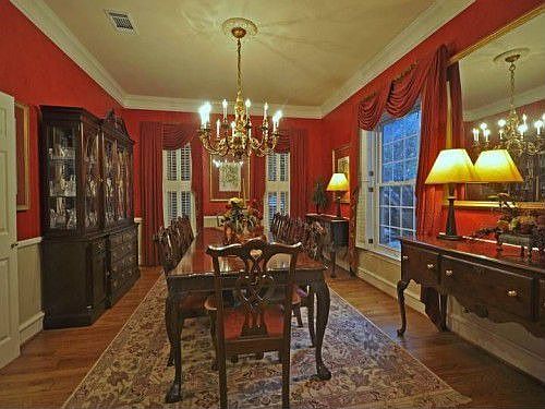 4th image of 10216 Pinehurst Dr