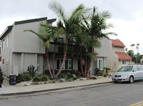 16972 Lynn Ln, Huntington Beach - 2