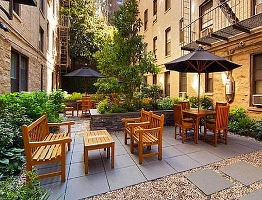 Sold by Level Group | media 2