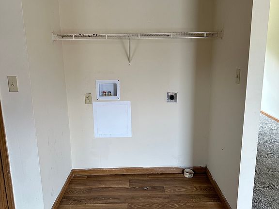 3rd image of 10 Cambridge Dr #12