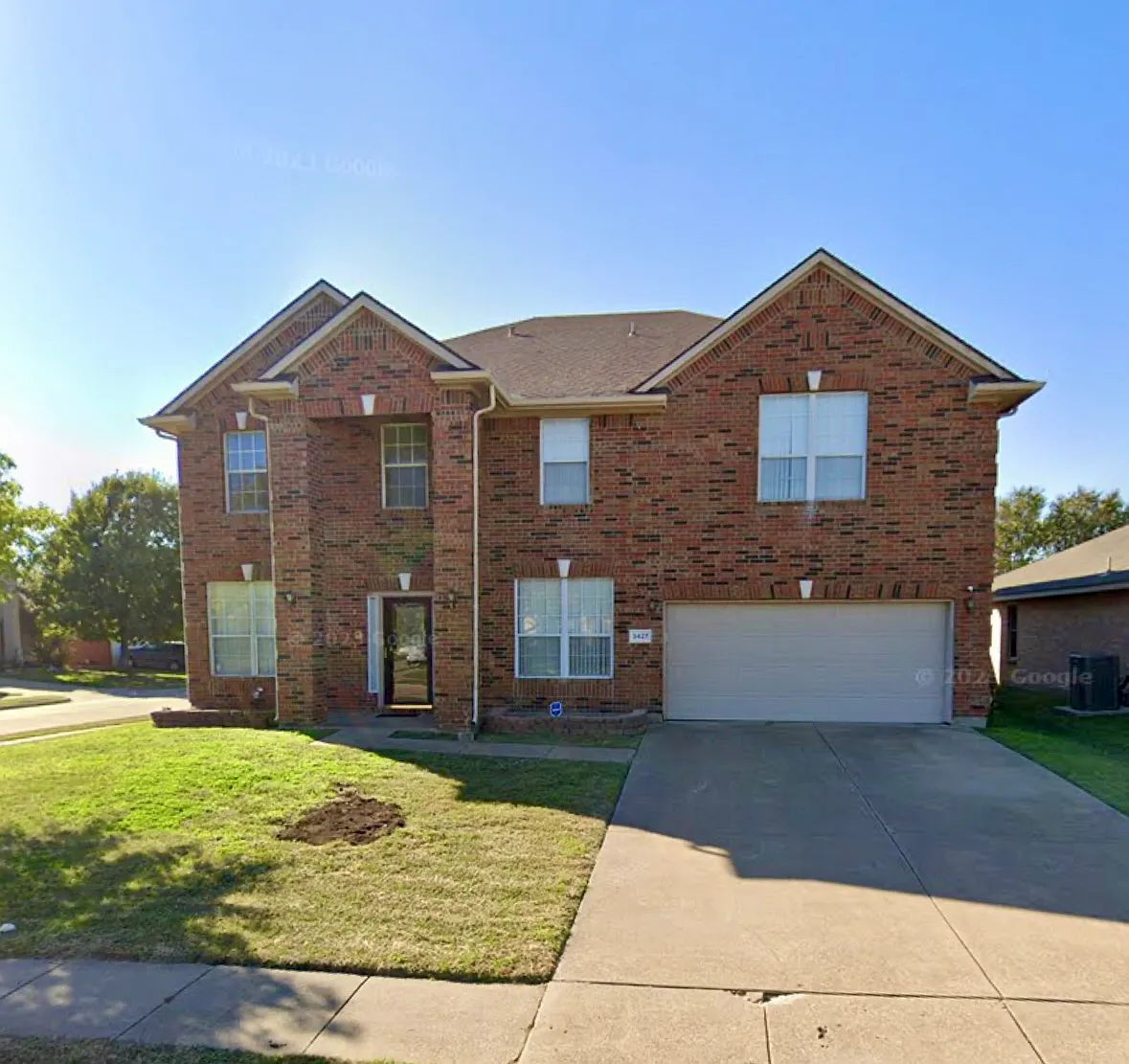 5 bed, 3877 sqft, $3,600 — Photo 1
