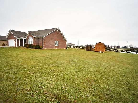 4th image of 100 Twin Lakes Dr