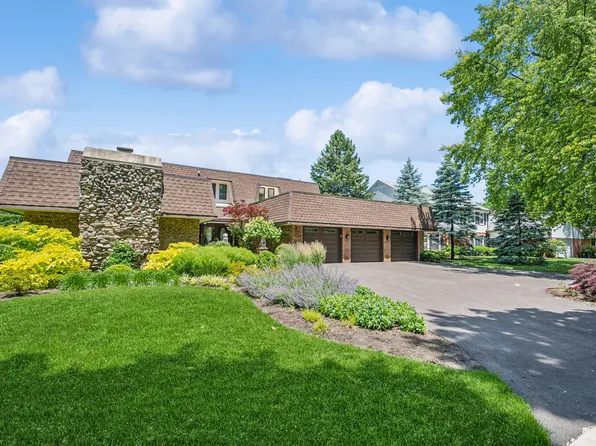 2036 Valley Lo Ln, Glenview, IL 60025