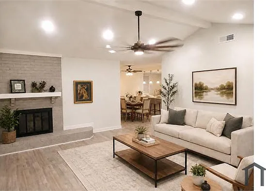 4 bed, 1672 sqft, $2,800 — Photo 1