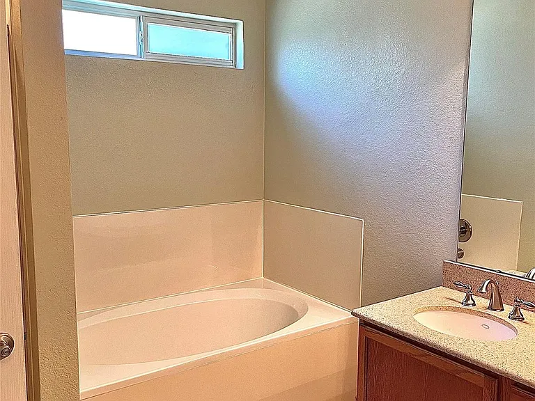 2117 Kimra Ln — Photo 18