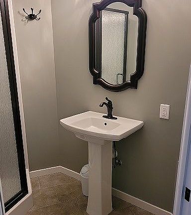 Hallway bath main floor