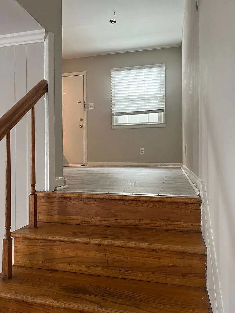 1722 Kavanaugh Blvd., Little Rock AR 72205 - Updated Heights 2br 1ba duplex — Photo 4