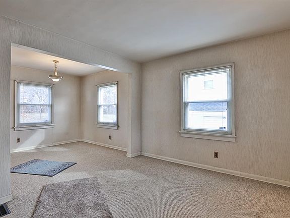 3rd image of 3324 Robinet Dr