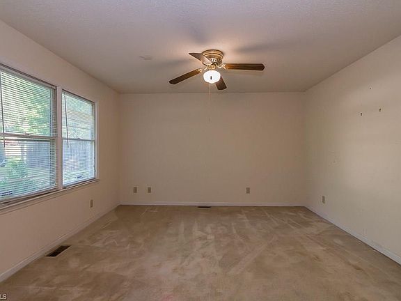 3rd image of 1802 Glenside Dr