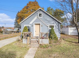 210 6th St, Cadillac, MI 49601