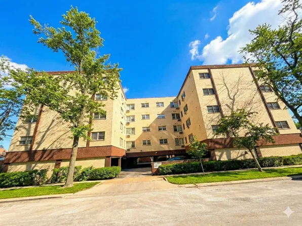 7840 W North Ave APT 2K, Elmwood Park, IL 60707