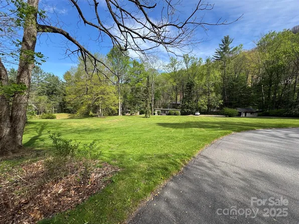 NULLA Chestnut Walk Dr, Waynesville, NC 28786