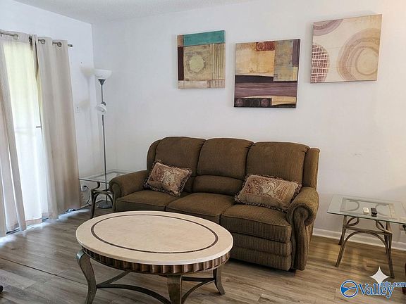 4th image of 2004 Colony Dr SW Unit 2004