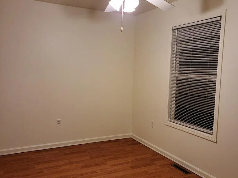 121 Schofield Ct — Photo 10