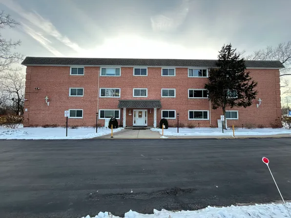 1925 E Oakton St APT 1B, Des Plaines, IL 60018