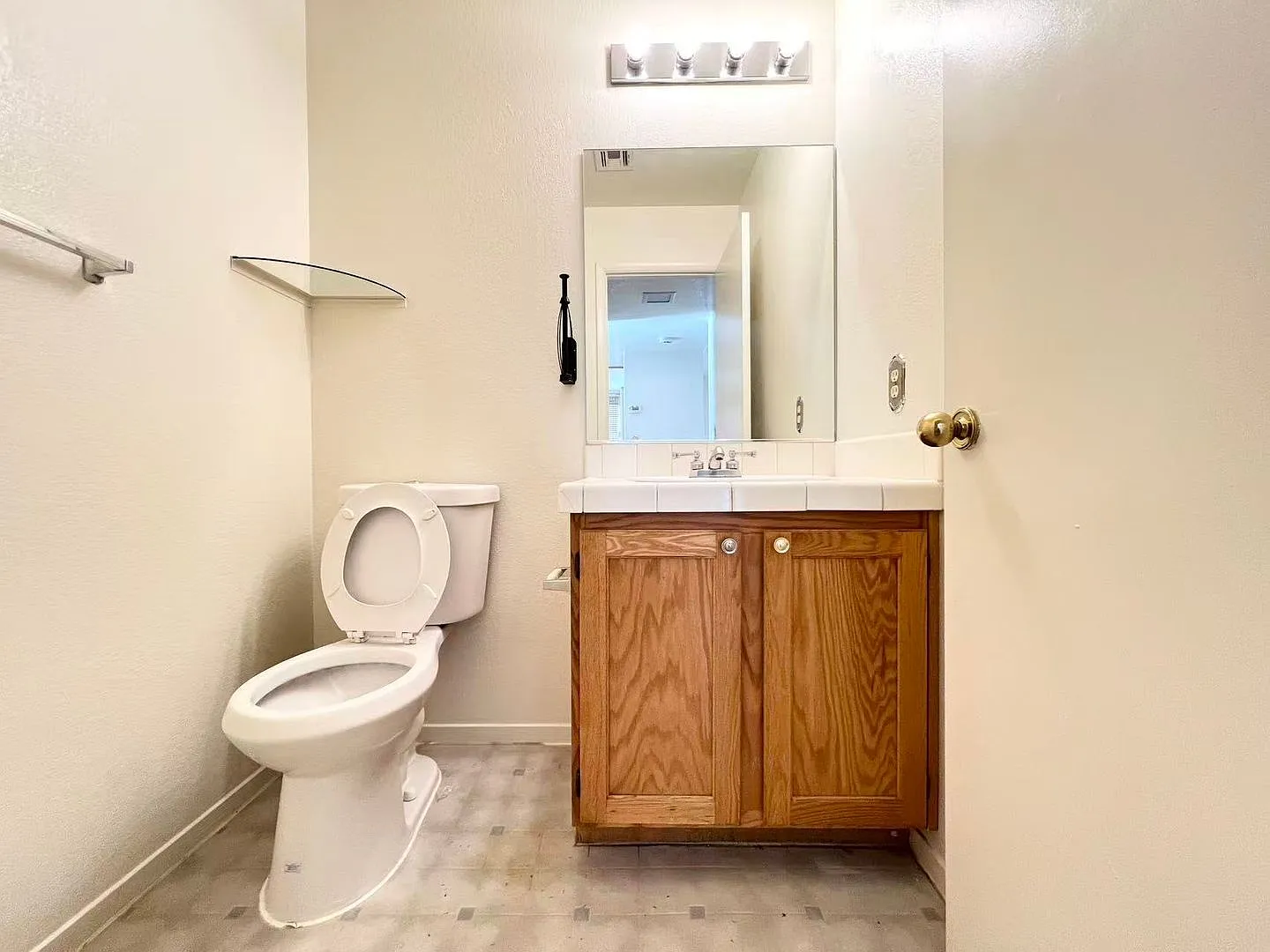 Beautiful 3-Bed Home Near Parks & Schools Move-In Ready! — Photo 4