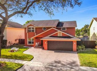 960 SW 95th Ter, Pembroke Pines, FL 33025