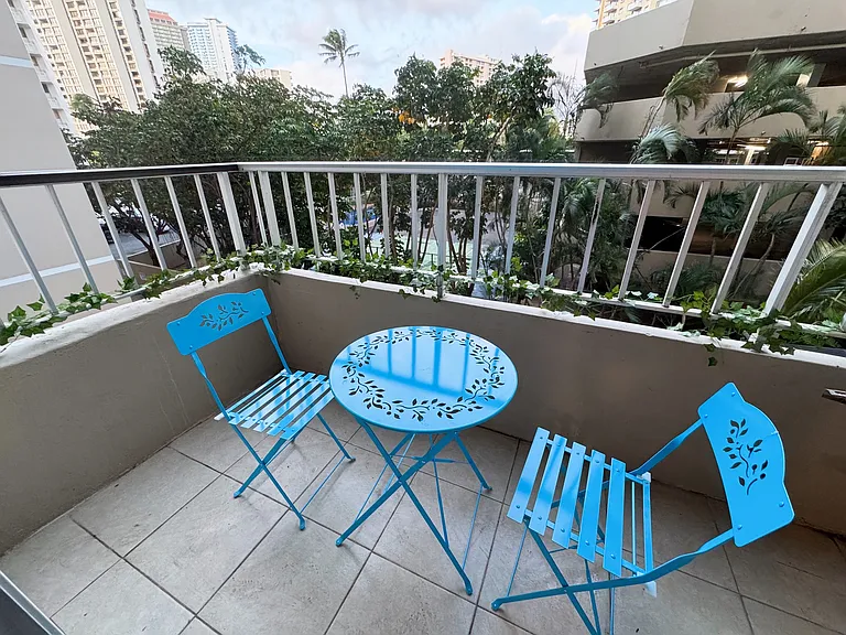 1690 Ala Moana Blvd — Photo 4