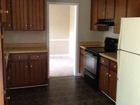 4th image of 202 Arapaho Ct