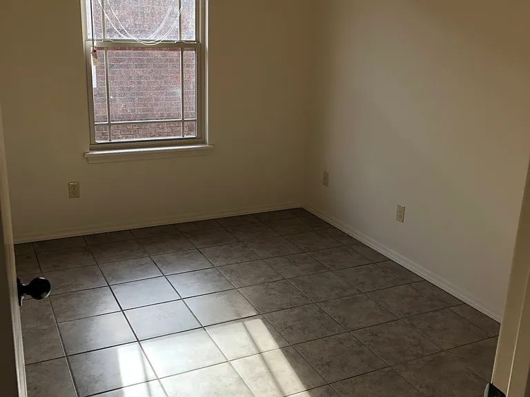 214 Ashley Dr — Photo 5