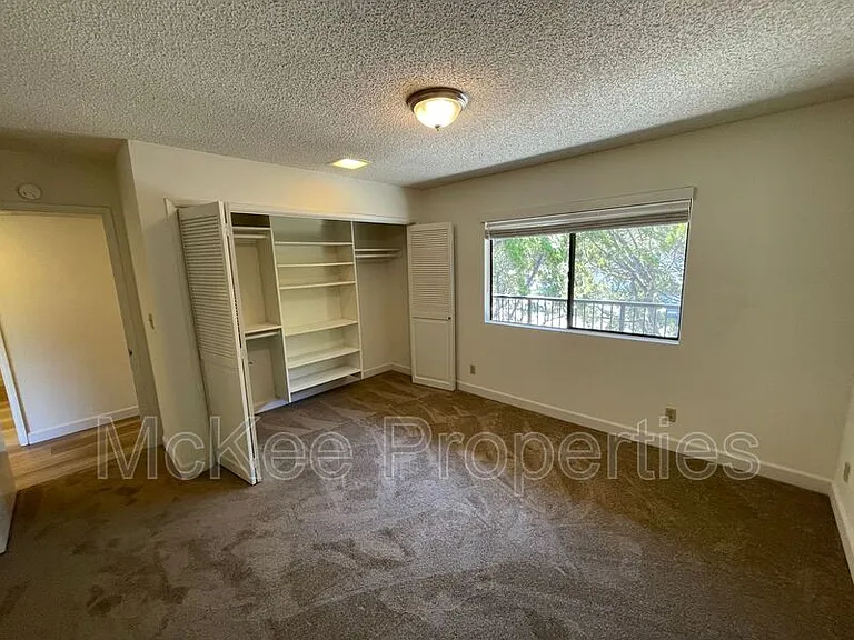 230 W Walnut Ave #D — Photo 8